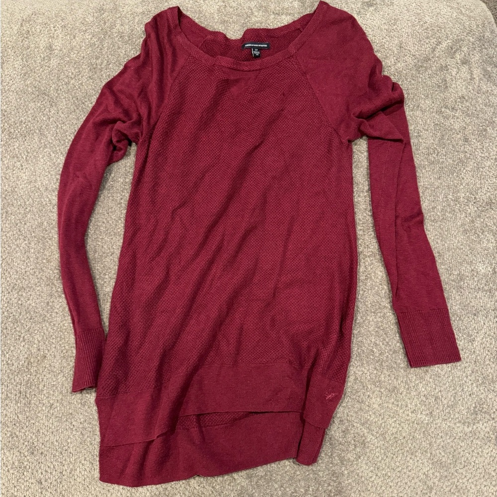 American Eagle maroon sweater